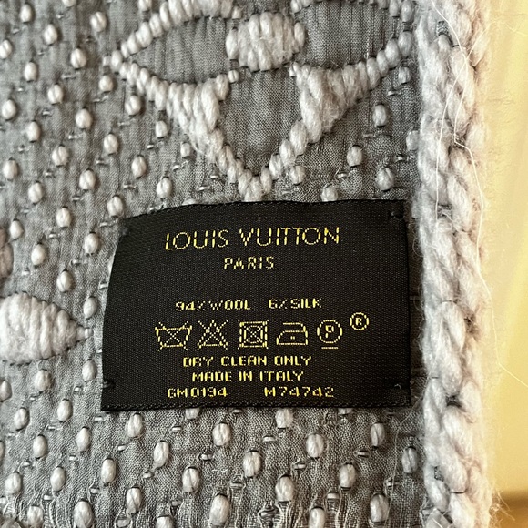 Louis Vuitton Logomania Wool Scarf, Light & Dark Gray Combination - Picture 8 of 12